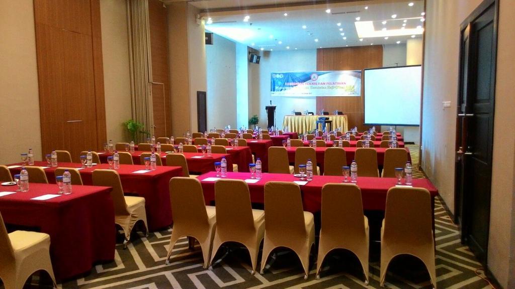 Continent Centrepoint Panakkukang Makassar Bagian luar foto