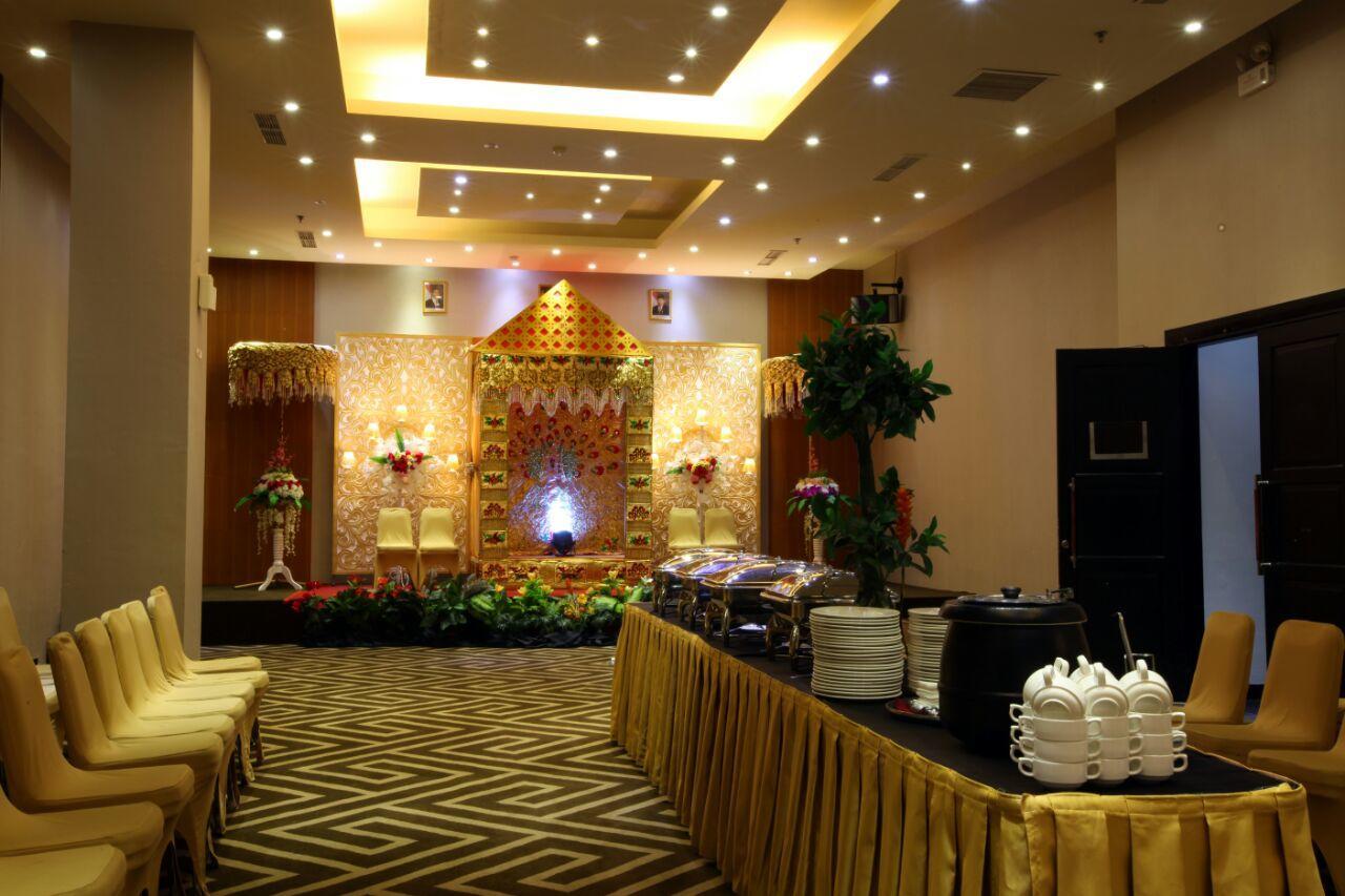 Continent Centrepoint Panakkukang Makassar Bagian luar foto