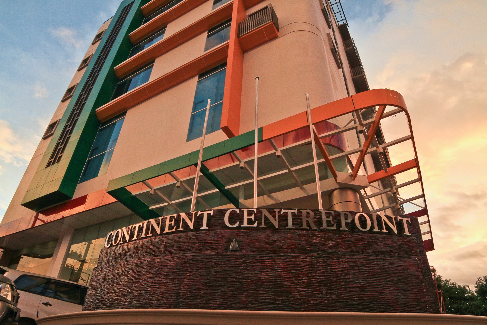 Continent Centrepoint Panakkukang Makassar Bagian luar foto